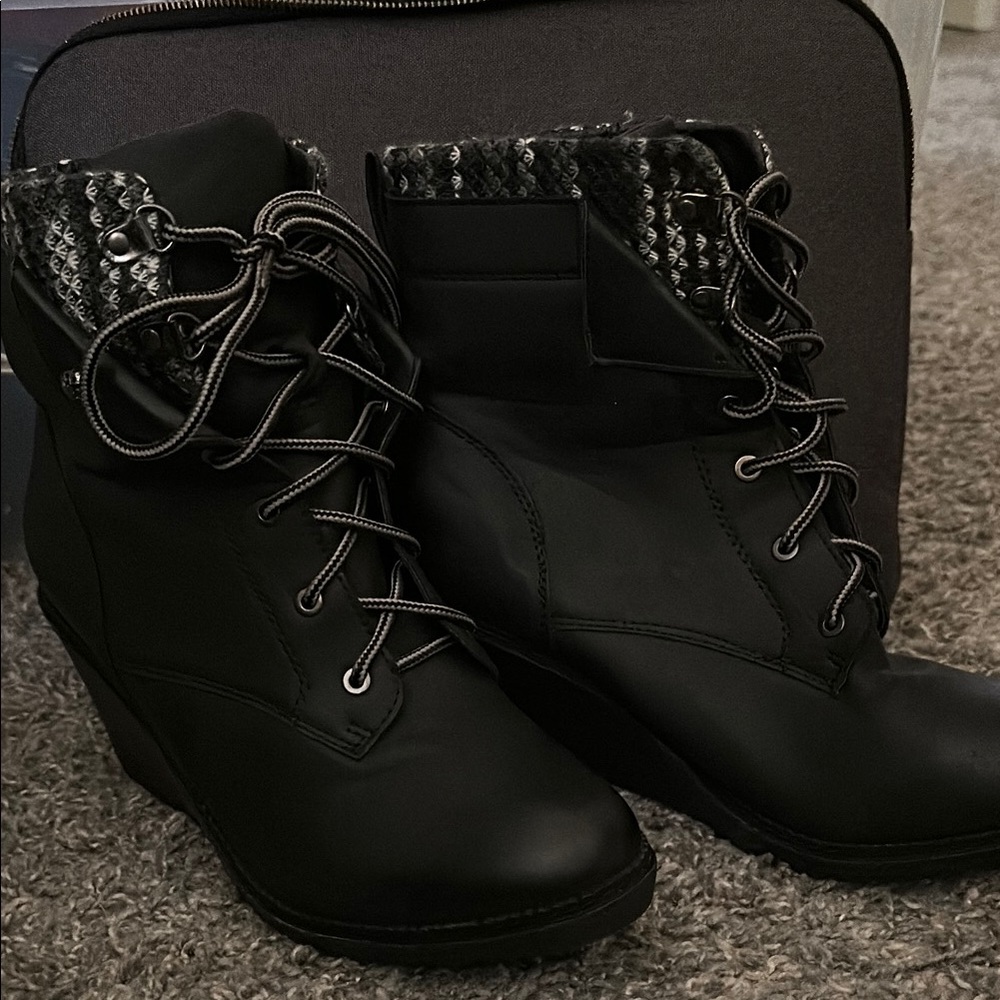 ZIGI girl Black Lace Up Boots with Wedge